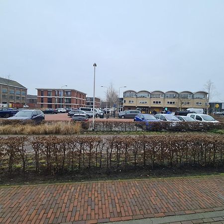 Airbnb 'Logeren Aan Het Plein' In Het Centrum Van 메펠 외부 사진