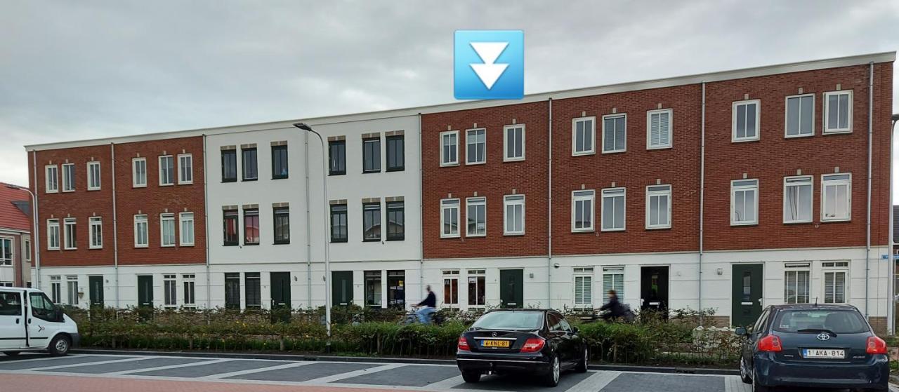 Airbnb 'Logeren Aan Het Plein' In Het Centrum Van 메펠 외부 사진
