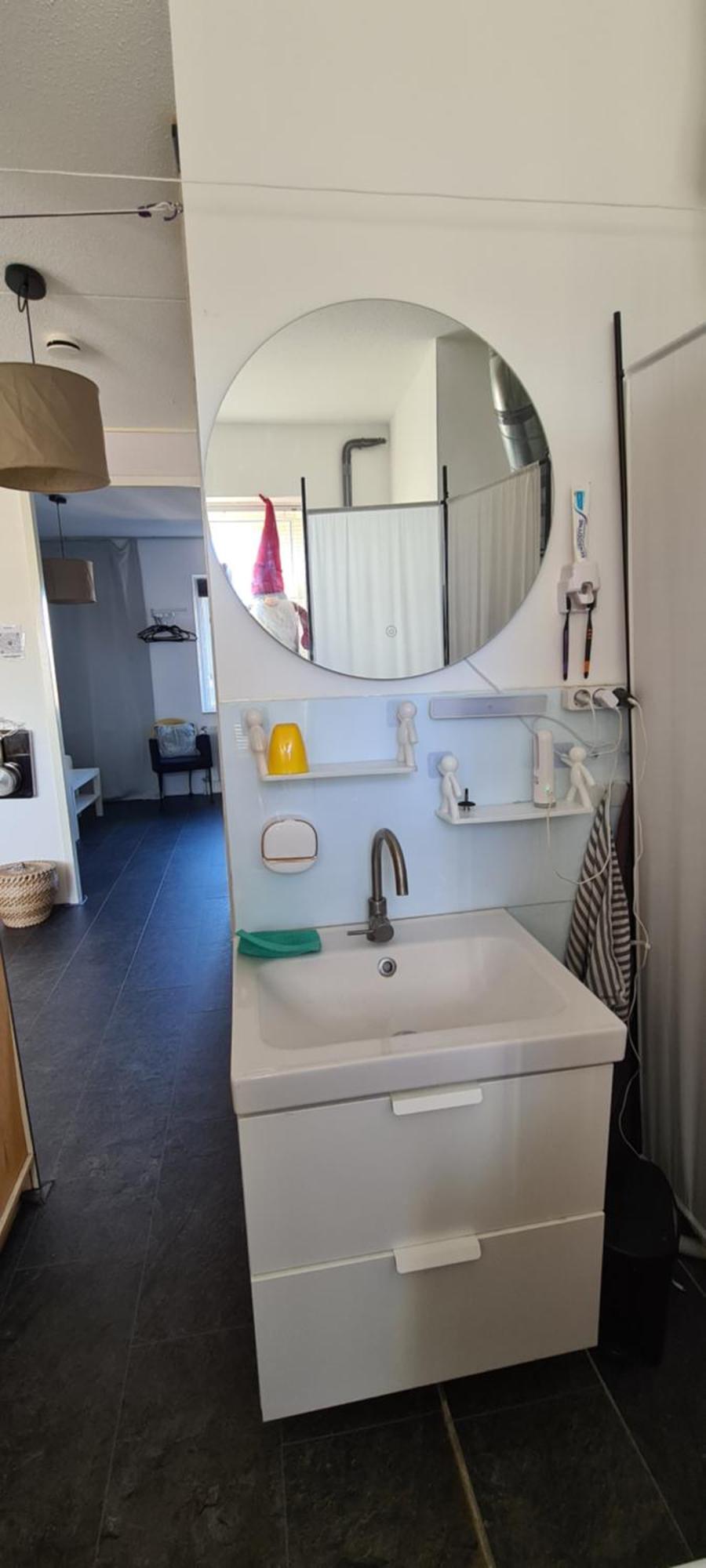 Airbnb 'Logeren Aan Het Plein' In Het Centrum Van 메펠 객실 사진